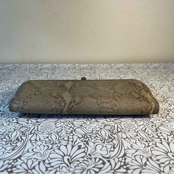 HOBO Lauren Clutch-Wallet Snake print leather - Picture 5 of 13